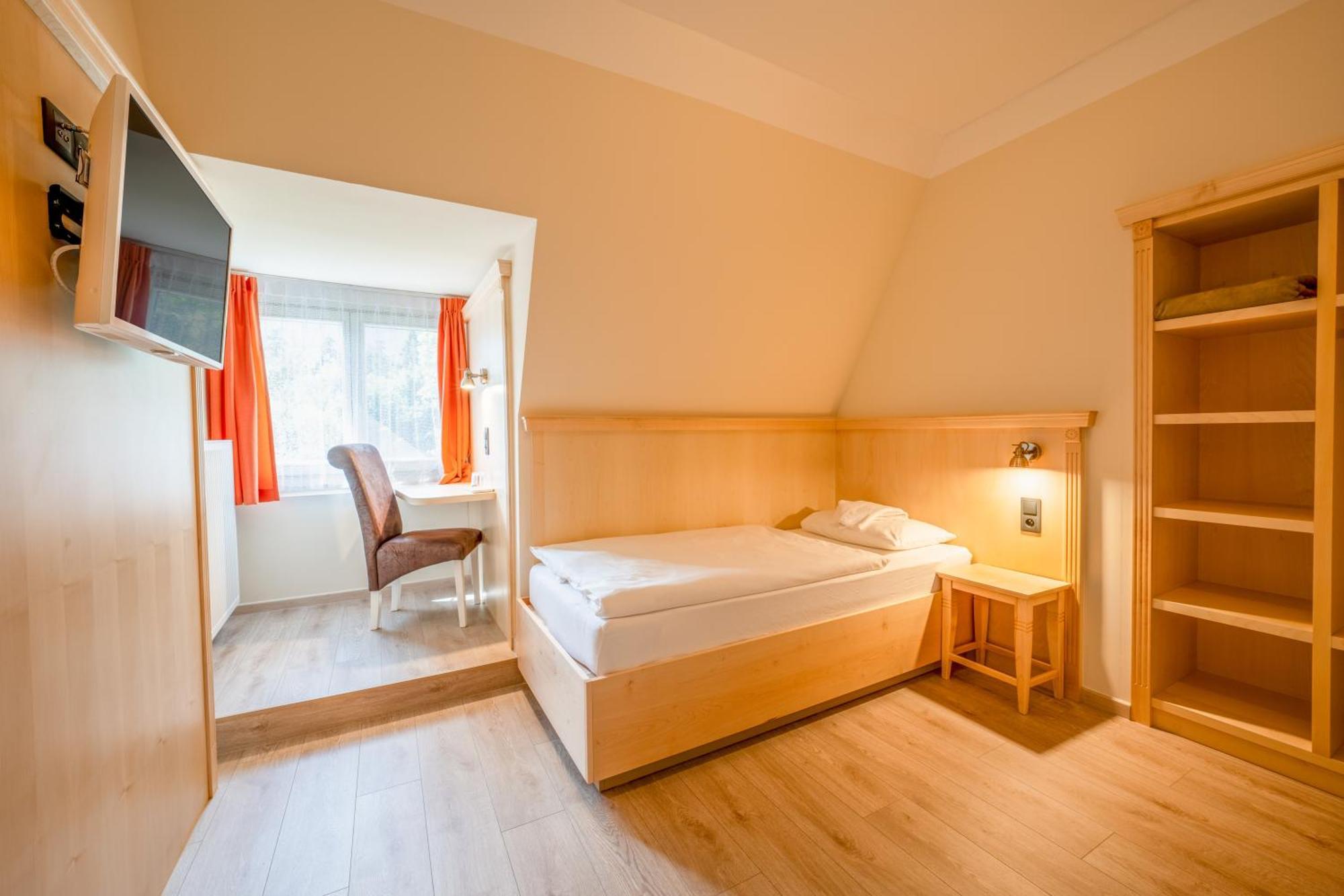 Jesensky Guest house 3*